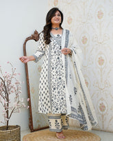 *New Floral Motif Printed Cotton kurta Set the kurta and Pleated Salwar and Soft Cotton Dupatta*💃💃